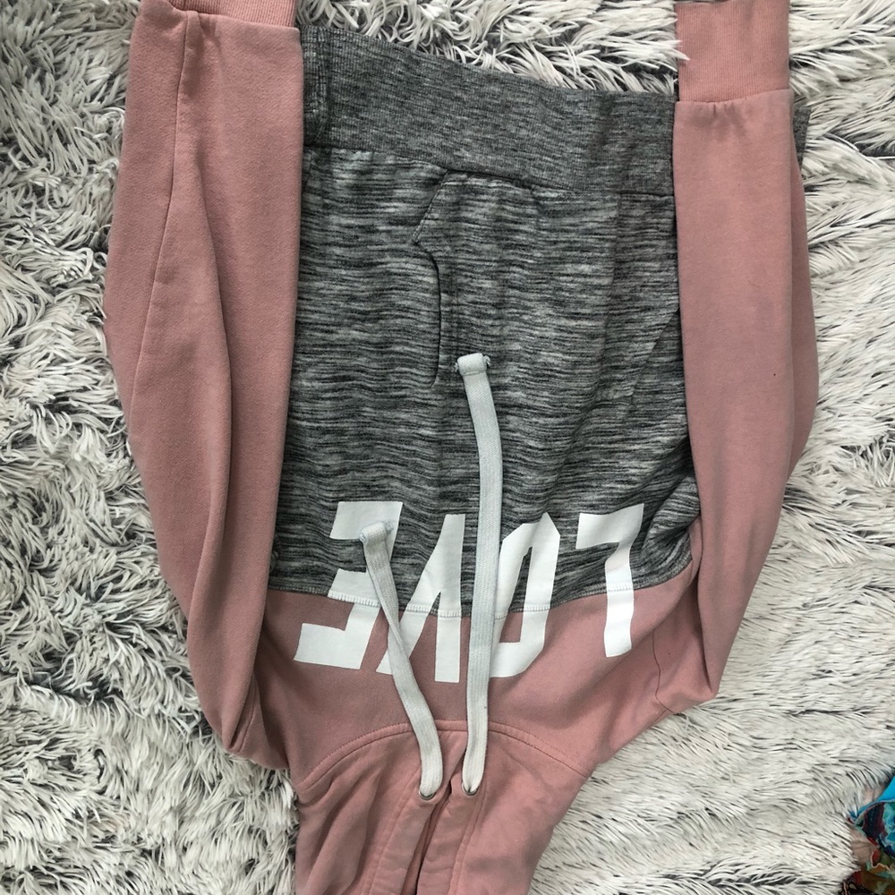 Love sweatshirt